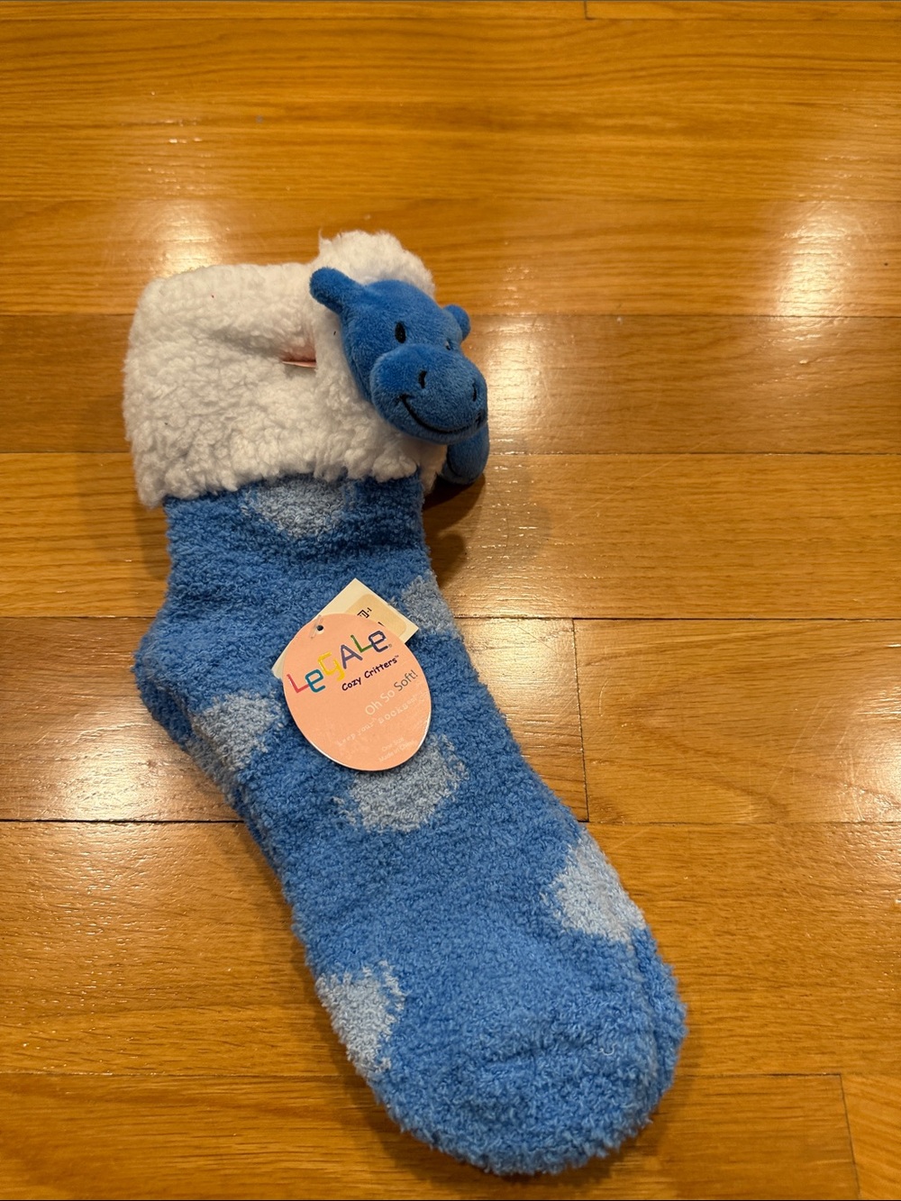 NWT Legale hippo cozy critters socks size OS .